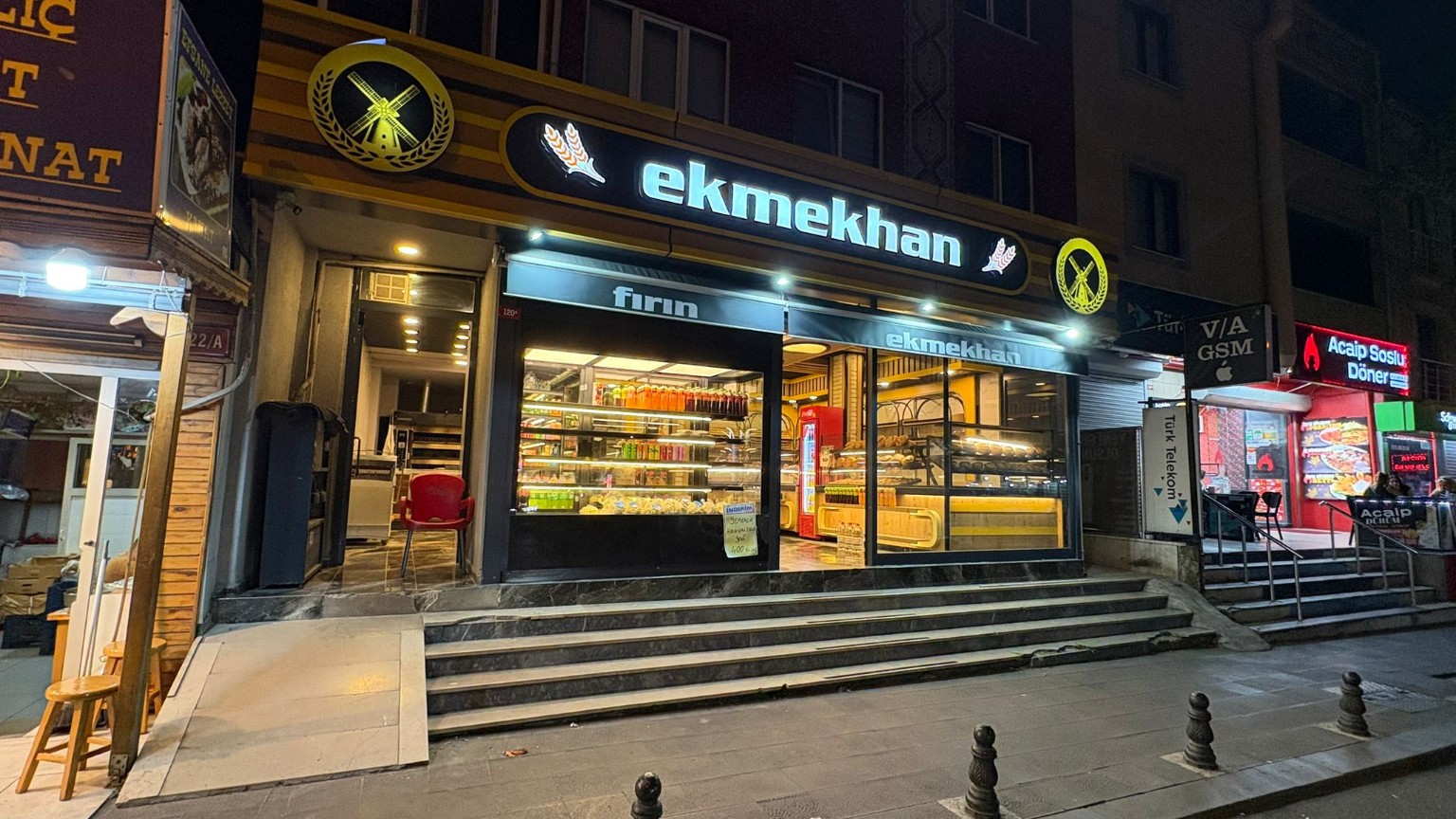 Ekmekhan gece görünümü